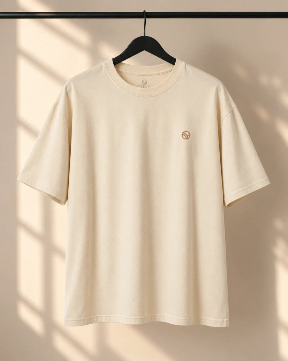 Le T-shirt Unisexe · Crème - T-Shirt - Ethos Next